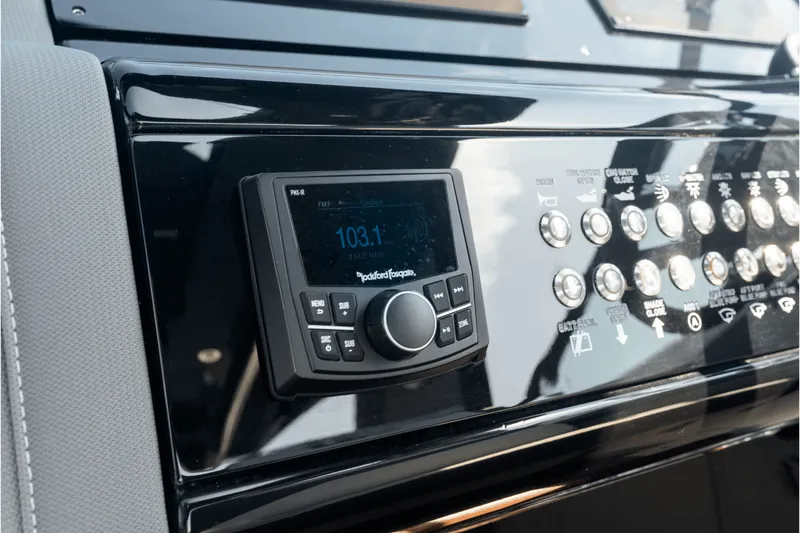 Slide: The Image of Cruisers 38 GLS Outboard 2027 - 78