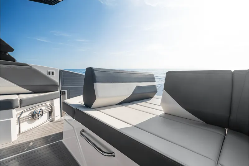 Slide: The Image of Cruisers 38 GLS Outboard 2027 - 62