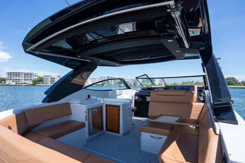 Slide: The Image of Cruisers 38 GLS Outboard 2027 - 16