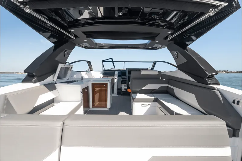 Slide: The Image of Cruisers 38 GLS Outboard 2027 - 69