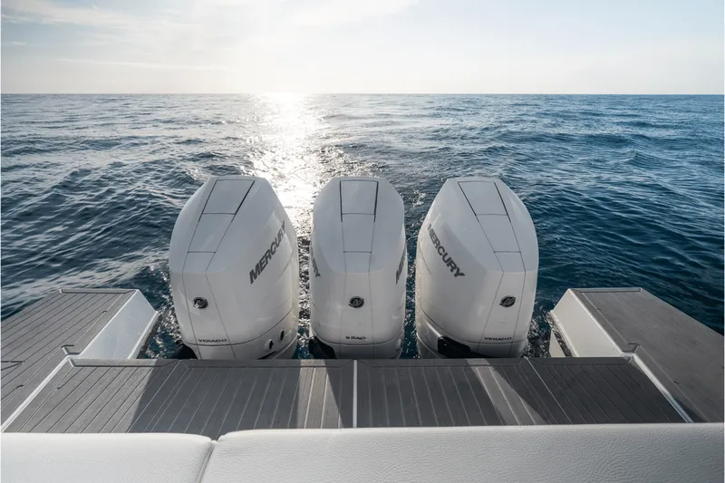 Slide: The Image of Cruisers 38 GLS Outboard 2027 - 54