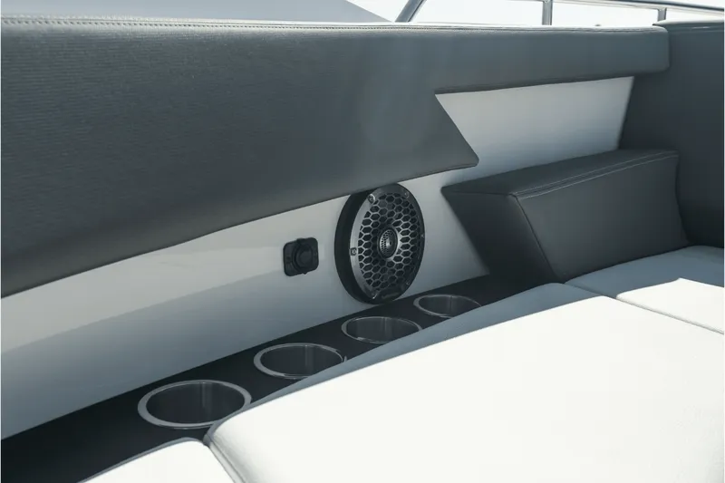 Slide: The Image of Cruisers 38 GLS Outboard 2027 - 88