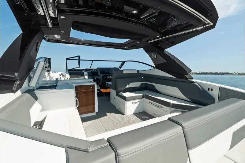 Slide: The Image of Cruisers 38 GLS Outboard 2027 - 70