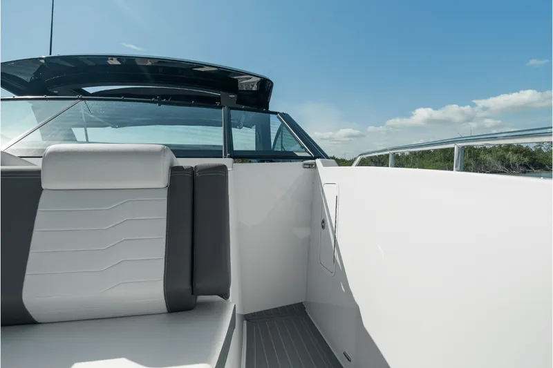 Slide: The Image of Cruisers 38 GLS Outboard 2027 - 92