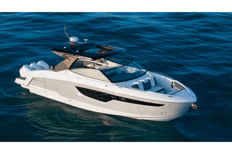 Slide: The Image of Cruisers 38 GLS Outboard 2027 - 10