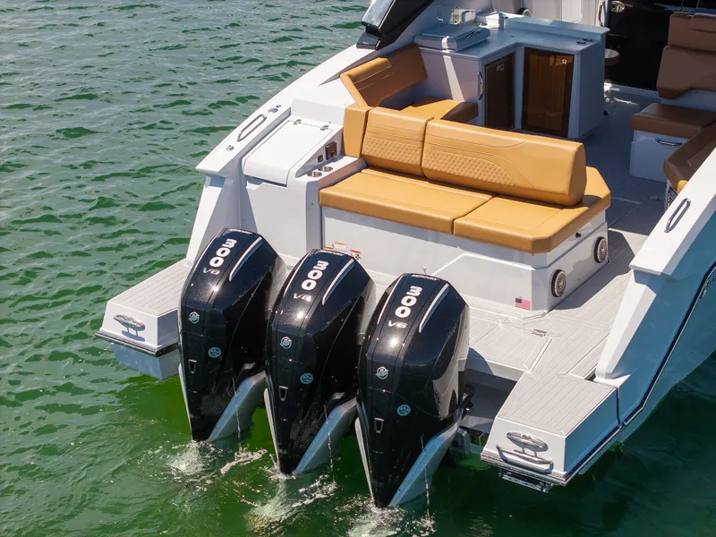 Slide: The Image of Cruisers 38 GLS Outboard 2027 - 13