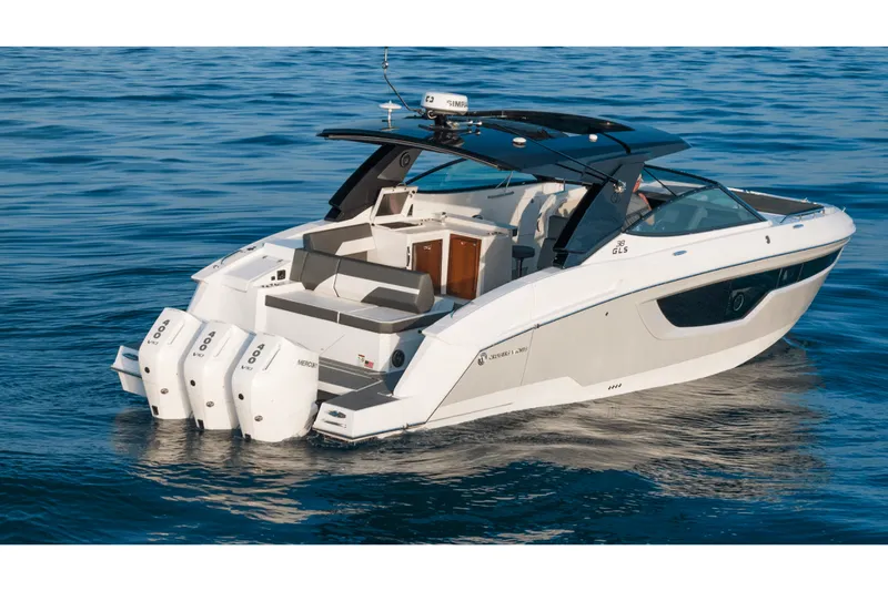 Slide: The Image of Cruisers 38 GLS Outboard 2027 - 9
