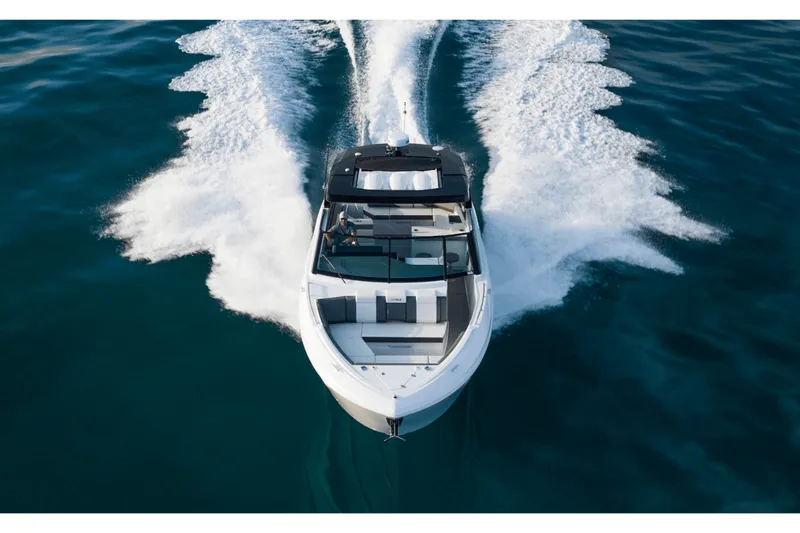 Slide: The Image of Cruisers 38 GLS Outboard 2027 - 20
