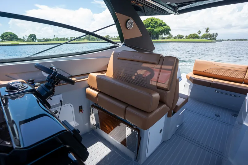 Slide: The Image of Cruisers 38 GLS Outboard 2027 - 20