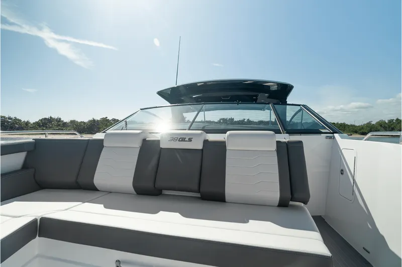Slide: The Image of Cruisers 38 GLS Outboard 2027 - 91
