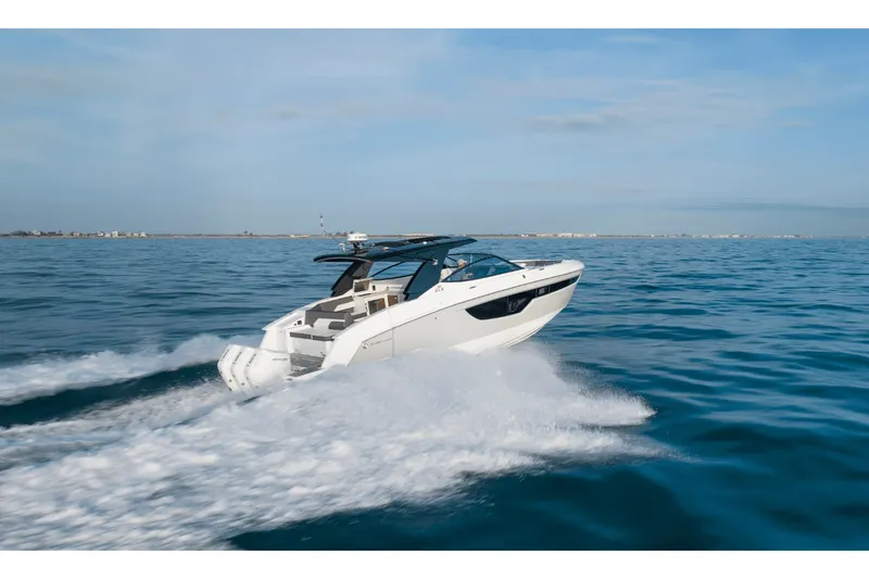 Slide: The Image of Cruisers 38 GLS Outboard 2027 - 14