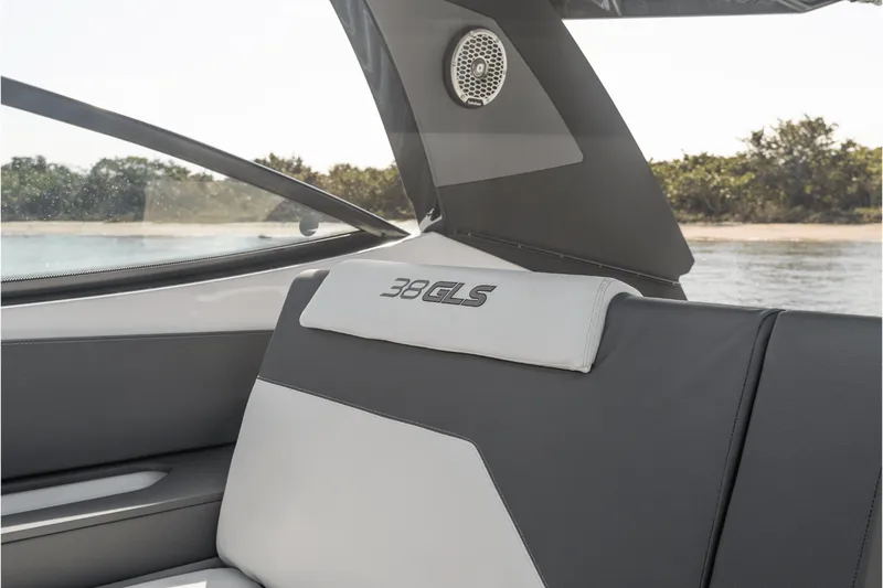 Slide: The Image of Cruisers 38 GLS Outboard 2027 - 73