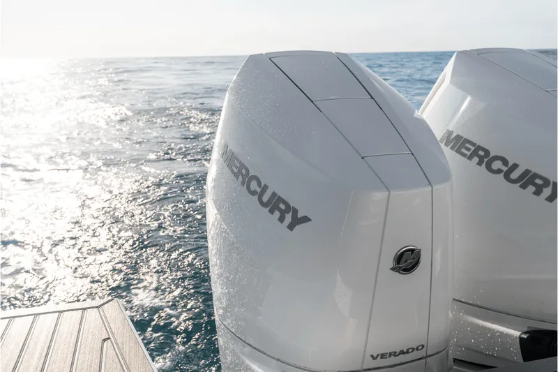 Slide: The Image of Cruisers 38 GLS Outboard 2027 - 50