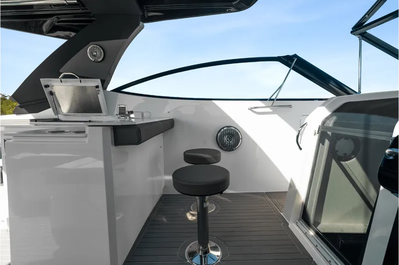 Slide: The Image of Cruisers 38 GLS Outboard 2027 - 66