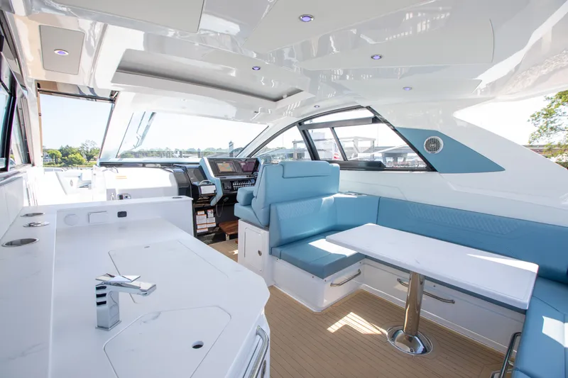 Slide: The Image of Cruisers 42 GLS Outboard 2027 - 16