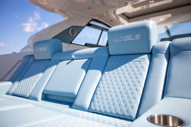 Slide: The Image of Cruisers 42 GLS Outboard 2027 - 14