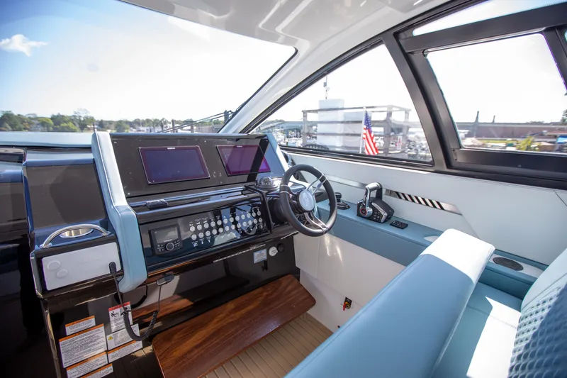 Slide: The Image of Cruisers 42 GLS Outboard 2027 - 29