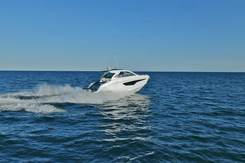 Slide: The Image of Cruisers 42 GLS Outboard 2027 - 18