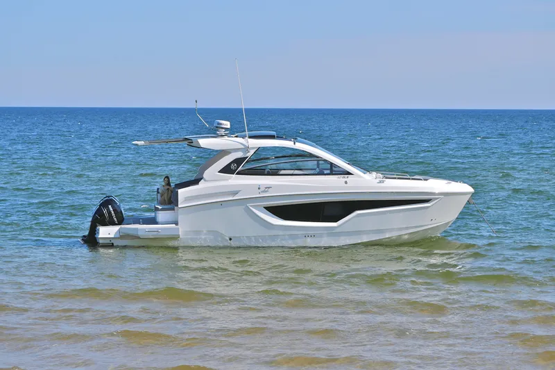 Slide: The Image of Cruisers 42 GLS Outboard 2027 - 14