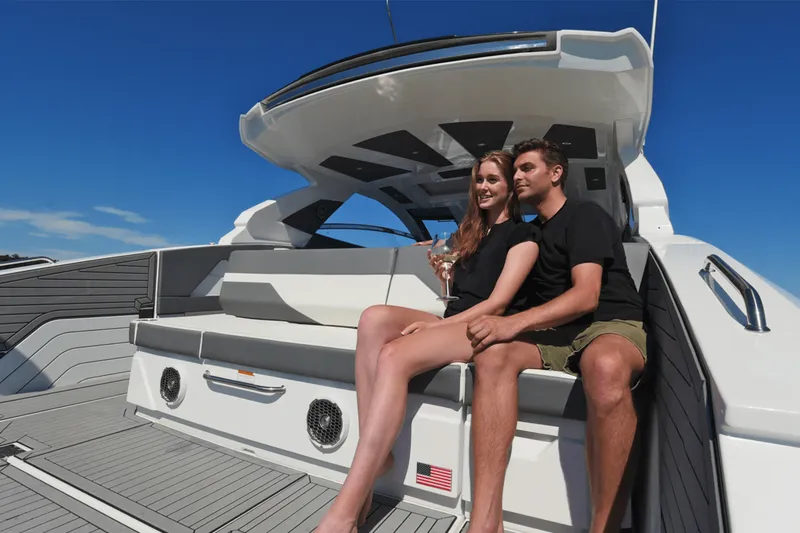 Slide: The Image of Cruisers 42 GLS Outboard 2027 - 9