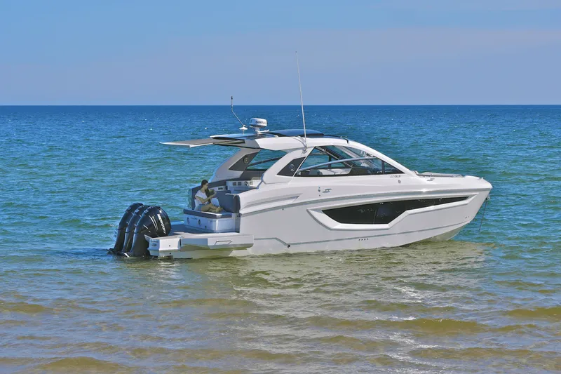 Slide: The Image of Cruisers 42 GLS Outboard 2027 - 19