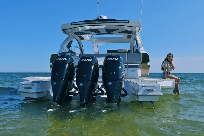 Slide: The Image of Cruisers 42 GLS Outboard 2027 - 7