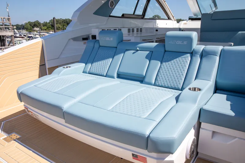 Slide: The Image of Cruisers 42 GLS Outboard 2027 - 13