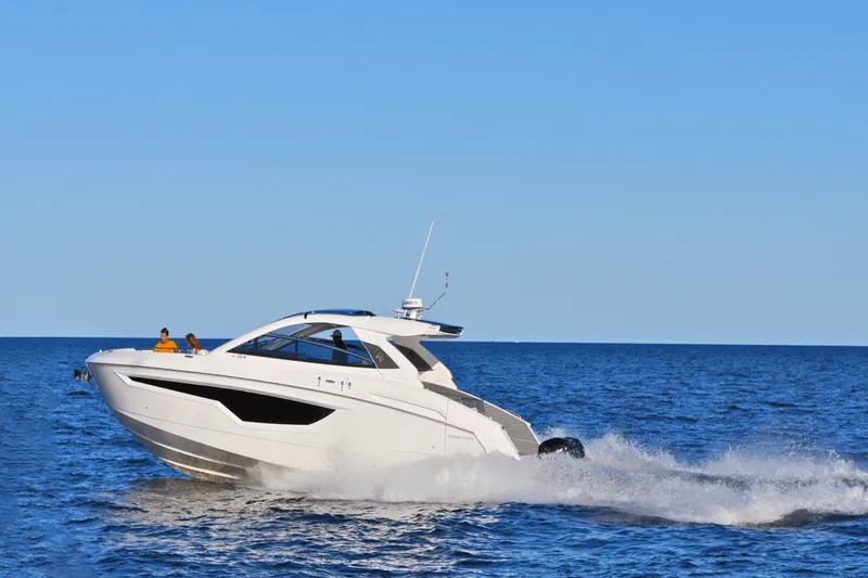 Slide: The Image of Cruisers 42 GLS Outboard 2027 - 3