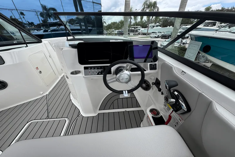 Slide: The Image of Sea Ray SDX 250 Outboard 2026 - 11