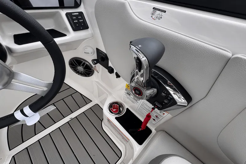 Slide: The Image of Sea Ray SDX 250 Outboard 2026 - 13