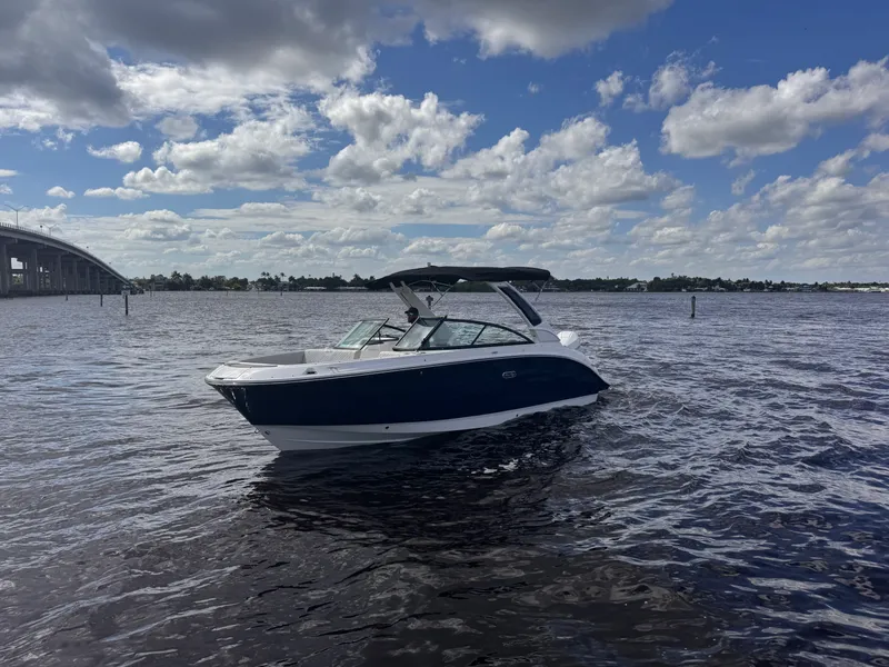 Slide: The Image of Sea Ray SDX 250 Outboard 2026 - 22