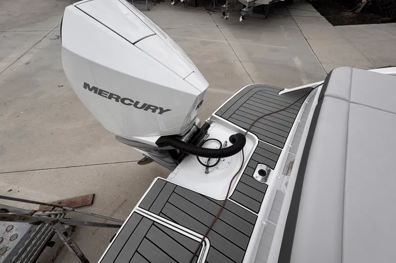 Slide: The Image of Sea Ray SDX 250 Outboard 2026 - 4