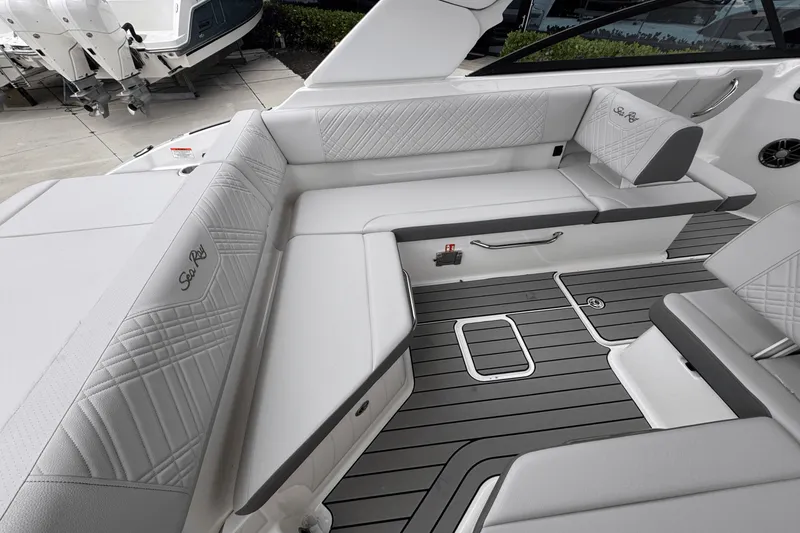 Slide: The Image of Sea Ray SDX 250 Outboard 2026 - 6
