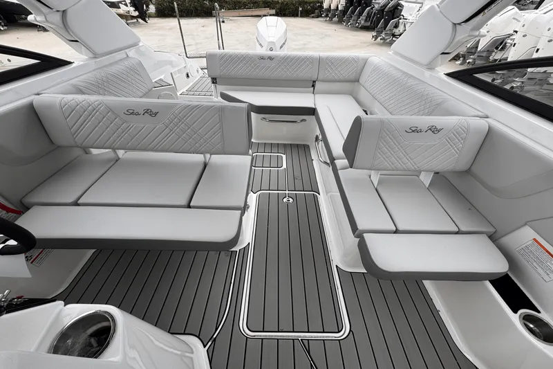 Slide: The Image of Sea Ray SDX 250 Outboard 2026 - 9