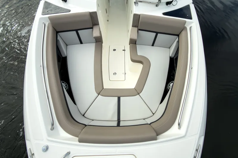 Slide: The Image of Boston Whaler 330 Vantage 2027 - 25