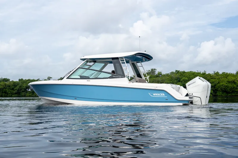 Slide: The Image of Boston Whaler 330 Vantage 2027 - 30