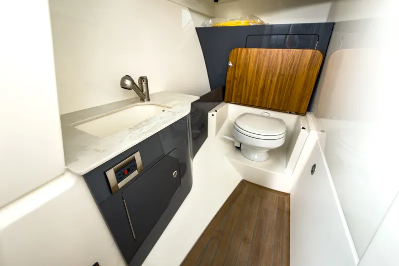 Slide: The Image of Boston Whaler 330 Vantage 2027 - 19