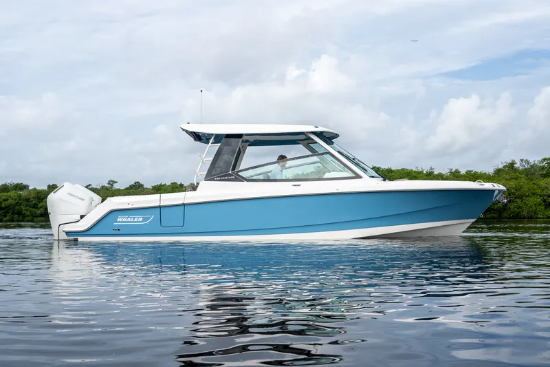 Slide: The Image of Boston Whaler 330 Vantage 2027 - 37