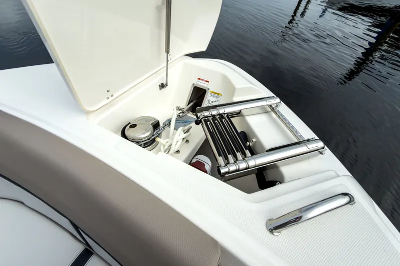 Slide: The Image of Boston Whaler 330 Vantage 2027 - 26