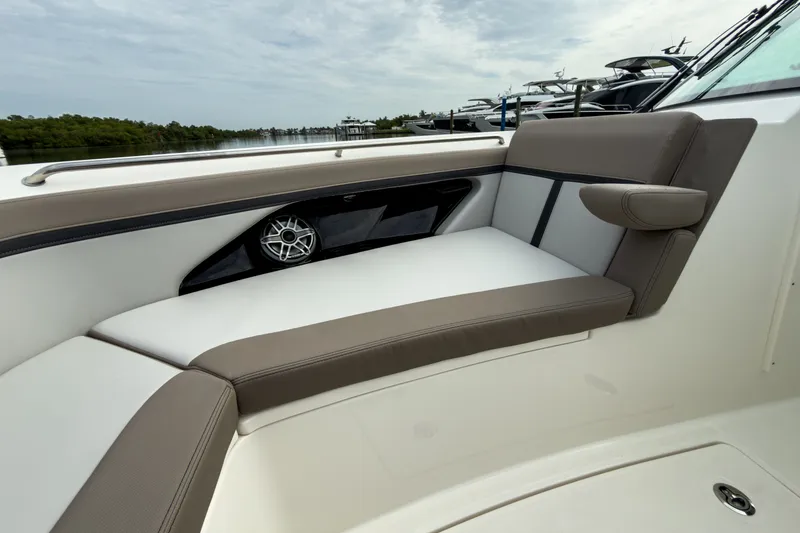 Slide: The Image of Boston Whaler 330 Vantage 2027 - 24