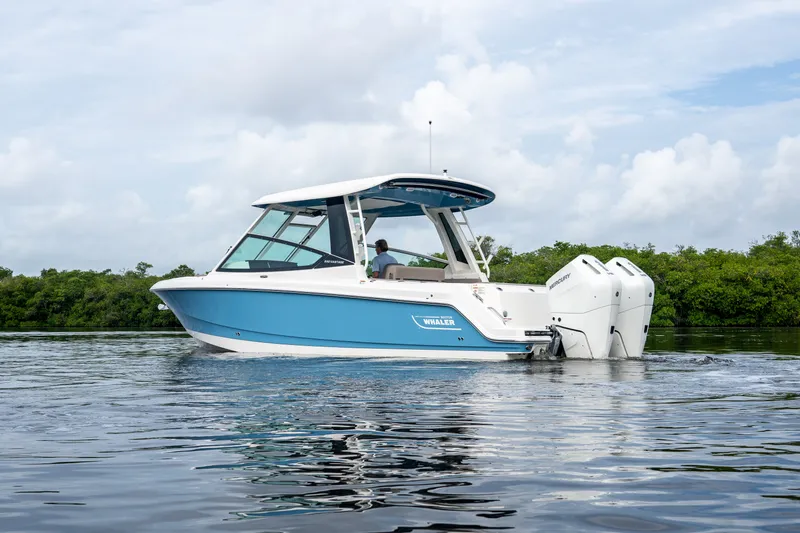 Slide: The Image of Boston Whaler 330 Vantage 2027 - 29