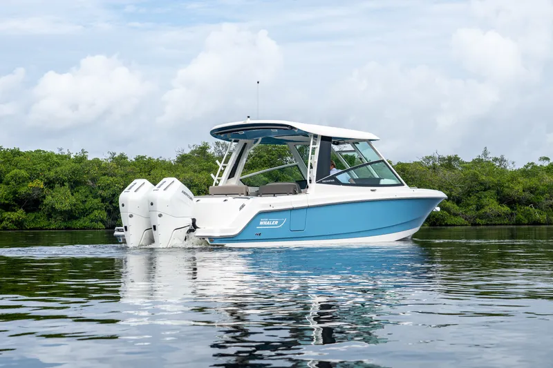 Slide: The Image of Boston Whaler 330 Vantage 2027 - 27