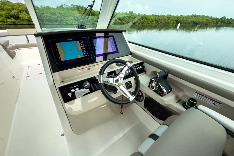Slide: The Image of Boston Whaler 330 Vantage 2027 - 14