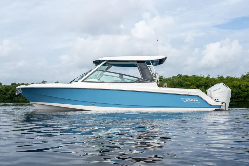 Slide: The Image of Boston Whaler 330 Vantage 2027 - 32