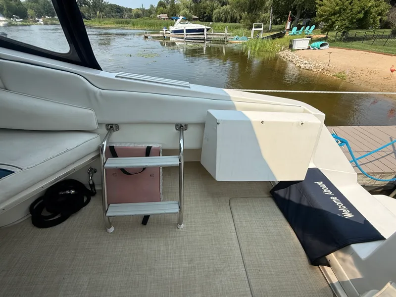 Slide: The Image of Sea Ray 44 SUNDANCER 1993 - 26