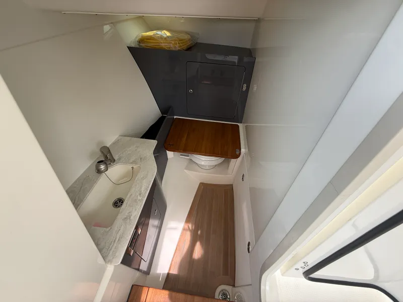 Slide: The Image of Boston Whaler 330 Vantage 2027 - 19