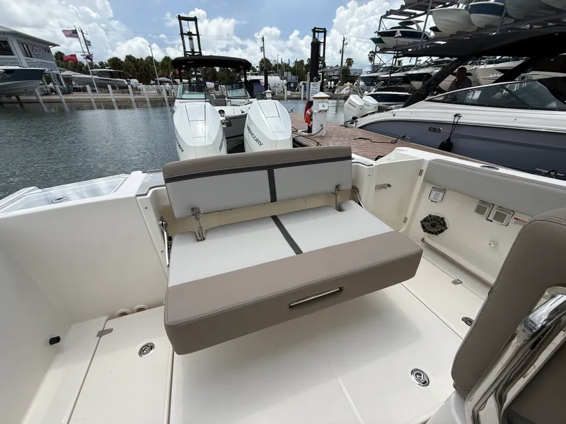 Slide: The Image of Boston Whaler 330 Vantage 2027 - 33