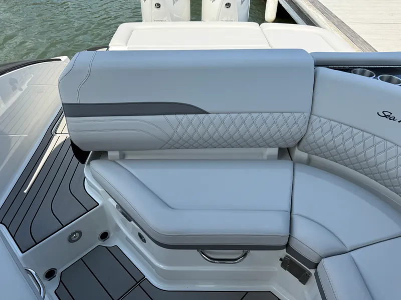 Slide: The Image of Sea Ray SLX 280 Outboard 2027 - 27