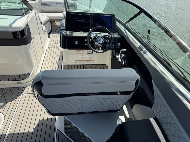 Slide: The Image of Sea Ray SLX 280 Outboard 2027 - 29