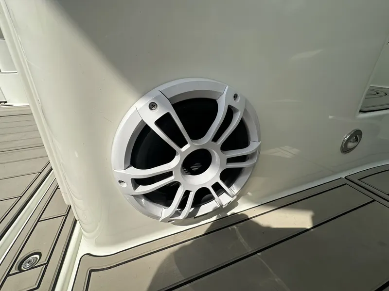 Slide: The Image of Cruisers 390 SPORTS COUPE 2008 - 42